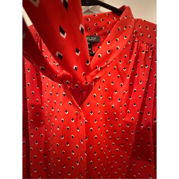 Rachel Zoe Red patterned tie blouse sz M - Picture 4 of 9